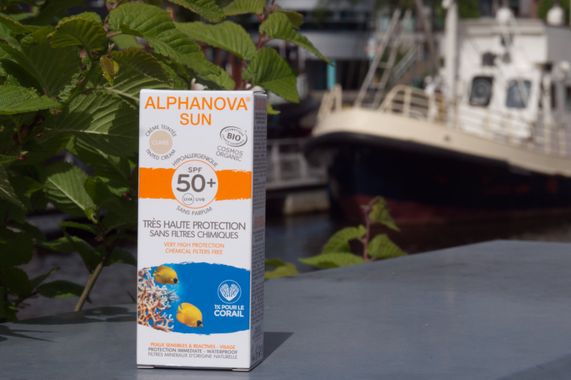 Bio SPF 50+ Getinte zonnebrandcrème / hypoallergeen (50g): verpakking